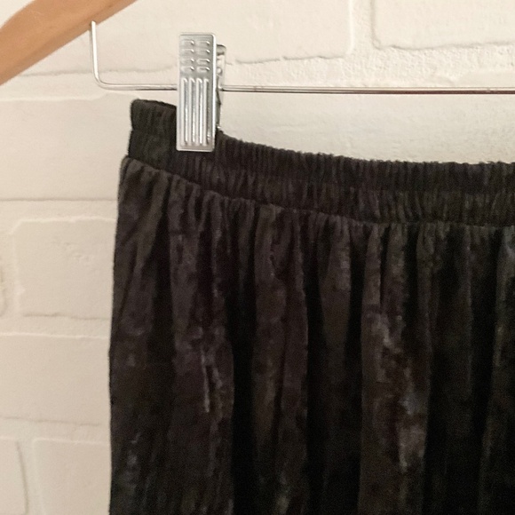 Vintage 90s Y2K Mini Skirt Crushed Velvet Black Flowy Pleated Dark Romantic L - Picture 13 of 13